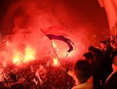 بالفيديو.. الشماريخ تشعل احتفالات عمر جابر مع جماهير بازل بلقب الدورى