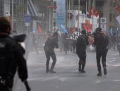 بالصور.. اشتباكات بين الشرطة التركية ومتظاهرين فى مسيرة عيد العمال بإسطنبول