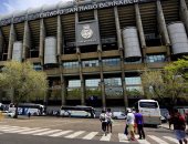 ملعب برنابيو يتزين لاستضافة كلاسيكو ريال مدريد وبرشلونة.. فيديو وصور