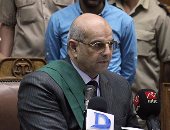 بالصور.. رئيس محكمة طفلة البامبرز يعقد جلسة سرية ويستمع إلى المتهم