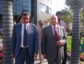 رئيس الاتحاد العربى يظهر فى الأهلى برفقة محمود طاهر