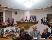 بالصور.. فى لقاء وزير التنمية المحلية والمثقفين.. مراد وهبة: كليات التربية تحرم الإبداع.. سعد الدين هلالى: لدينا خطاب دينى يهمش الإنسان.. ويطالبون بتحويل مبانى الحزب الوطنى لمراكز ثقافية