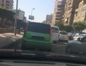 قارئ يرصد سيارة بلوحات معدنية مطموسة فى شارع الطيران بمدينة نصر