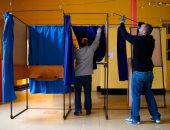 بالصور.. استعدادات الجولة الثانية لانتخابات الرئاسة الفرنسية