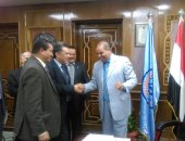 القائم بأعمال رئيس جامعة الأزهر يستقبل عمداء الكليات للتهنئة