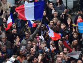 بالصور.. أنصار "ماكرون" يحتفلون بفوزه برئاسة فرنسا 