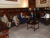 ​وزير الزراعة يبحث مع محافظ جنوب سيناء تقنين وضع اليد ودعم الإنتاج الحيوانى