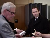 بالصور..هامون يدلى بصوته فى مدينة تراب الفرنسية..ويعلن على تويتر دعم "ماكرون"