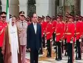 شوارع الكويت تتزين بالأعلام المصرية والكويتية استعدادا لزيارة الرئيس السيسى