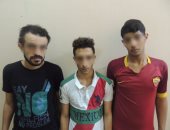 ضبط 3 عاطلين احترفوا سرقة المواطنين بالإكراه فى الأميرية