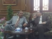 القائم بأعمال رئيس جامعة الأزهر المستقيل يهنئ "المحرصاوى" بتولى المنصب