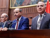 بالصور.. وزير الرى يصل البرلمان لحضور اجتماع لجنة الزراعة بعد تقديم مذكرة ضده أمس