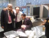  بالصور.. ضبط راكب قادم من إيطاليا حاول تهريب أدوية بـ700 ألف جنيه