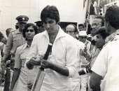 شاهد.. أميتاب باتشان يشارك فى "مباراة خيرية" عام 1980