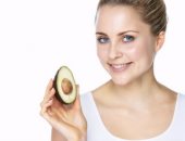 ماسك الأفوكادو والعسل لترطيب البشرة الجافة