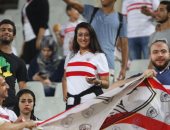 توزيع أعلام الزمالك ومصر فى المقصورة ومدرج الأولى استعدادًا لكابس