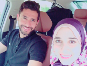 حارس الأهلى ينشر صورة مع زوجته بعد ارتدائها الحجاب