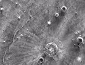 ديلى ميل: الجيولوجيون يتوصلون لأسباب ظهور حفر غريبة على المريخ