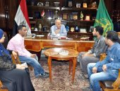 فى لفته إنسانية..محافظ القليوبية يستقبل أسرتى الفتاتين المتوفاة بشبرا الخيمة