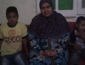 بالصور.. مأساة أسرة بسوهاج تعيش على التبرعات وقوتهم العيش "الناشف"