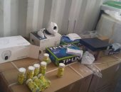 بالصور.. جمارك دمياط تحبط محاولة لتهريب كمية كبيرة من مستحضرات التجميل