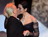 بالفيديو والصور.. لقطات لازم تشوفها من حفل افتتاح مهرجان كان السينمائى الدولى الـ70.. قبلة مونيكا بيلوتشى الساخنة على المسرح.. ورقصة روسى دى بالما.. وبيلا حديد تأكل الأيس كريم مع والدها