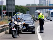 الشرطة الإسبانية تعاقب بيكيه قبل مباراة برشلونة الأخيرة بالدوري