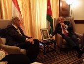 رئيس الوزراء يلتقى المدير التنفيذى لـ "دانة غاز" على هامش المنتدى الاقتصادى