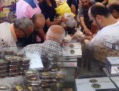 بالصور والفيديو.. الحكومة تدعم الفقراء بمعارض "سوبر ماركت أهلا رمضان" و"أمان".. وزير التموين: تخفيض أسعار السلع ب"أهلا رمضان" من 20 - 30%.. الداخلية توفر "كرتونة رمضان" بـ25 جنيها بمنافذ وسيارات "أمان"