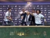 بالفيديو.. زيدان يغرق فى "البيرة" من نجوم ريال مدريد بالمؤتمر الصحفى