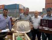  بالصور.. جمارك دمياط تضبط محاولة تهريب مجموعة لوحات ومقتنيات من أمريكا