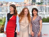 بالصور.. نجمات "Dopo la Guerra" مذهلات بمؤتمر صحفى بمهرجان كان السينمائى