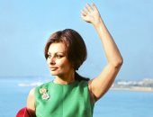 شاهد.. صوفيا لورين خاطفة للأنظار فى مهرجان كان عام 1964 