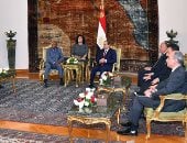 السيسي يشكر غينيا لدعمها ترشيح مشيرة خطاب لـ"اليونسكو"