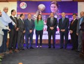 وزير الرياضة ينشر صور تكريم نور الشربينى بطلة العالم فى الإسكواش بالإسكندرية