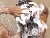 دليلك قبل غسل الشعر..5 نصائح لتجنب التقصف والتلف