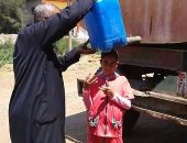 بالصور..أهالى 20 قرية بالشرقية يطالبون بتوصيل المياه:نعيش على الفناطيس