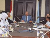 بالصور ..محافظ البحر الأحمر لشيوخ حلايب وشلاتين: وحدة توطين لكل أسرة بالجنوب   