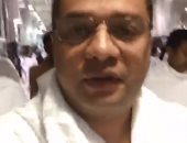 بالفيديو.. مواطن يشارك بعمرة لشهداء حادث المنيا فى أول يوم رمضان