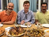 بالصور.. سفير بريطانيا من على مائدة إفطار: رمضان شهر الصيام و اللمة الحلوة