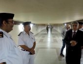 بالصور..مساعد وزير الداخلية يتفقد محطات المترو والسكة الحديد 