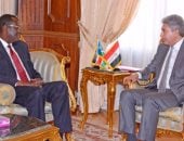 وزير الطيران يلتقى سفير جمهورية جنوب السودان لبحث التعاون المشترك
