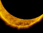 ناسا تنشر صورة لكسوف شمسى غير مرئى رصده قمرها الصناعى