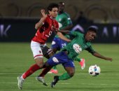 بالفيديو والصور.. إكرامى يتصدى لـ"قلشة" السولية ويحافظ على تقدم الأهلى