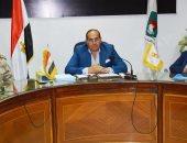 محافظ سوهاج يجتمع بشباب البرنامج الرئاسى لمناقشة المشروعات القومية