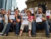 بالصور.. صحفيو المكسيك يتظاهرون بعد مقتل زميلهم برصاص الشرطة