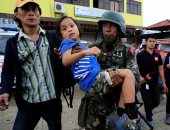 بالصور.. استمرار تهجير مئات الأسر الفلبينية من مدينة مراوى بسبب حدة الاشتباكات