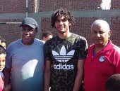 بالصور.. الننى يشارك والده تدريب الأطفال فى الأكاديمية الخاصة بالمحلة