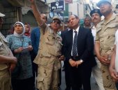 بالفيديو والصور.. محافظ الإسكندرية لسكان عقار الأزاريطة: هتستلموا شقق مفروشة الثلاثاء