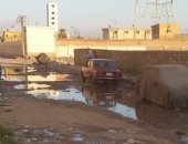 قارئ يرصد معاناة أهالى دمنهور من تسرب مياه الصرف الصحى أسفل البيوت 